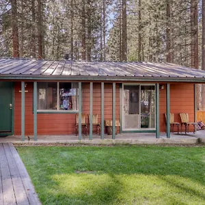  Holiday home Spruce Grove Washoe Cabin United States